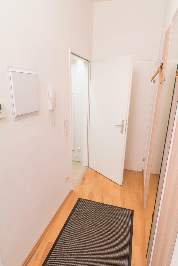 Tiny Hideaway Apartment Vienna Luaran gambar